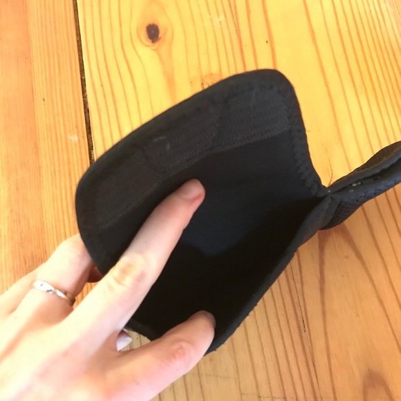 Amphipod Runner’s Belt Fanny Pack, EUC, OS - Picture 5 of 11